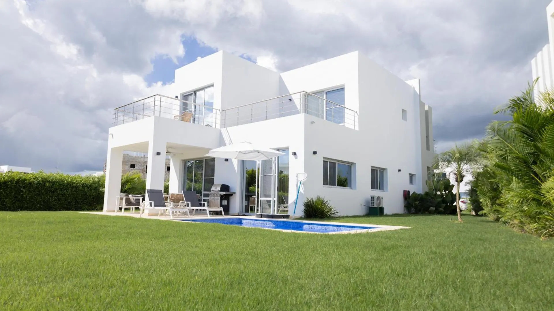 Resort Ka' Romana Residences Soco