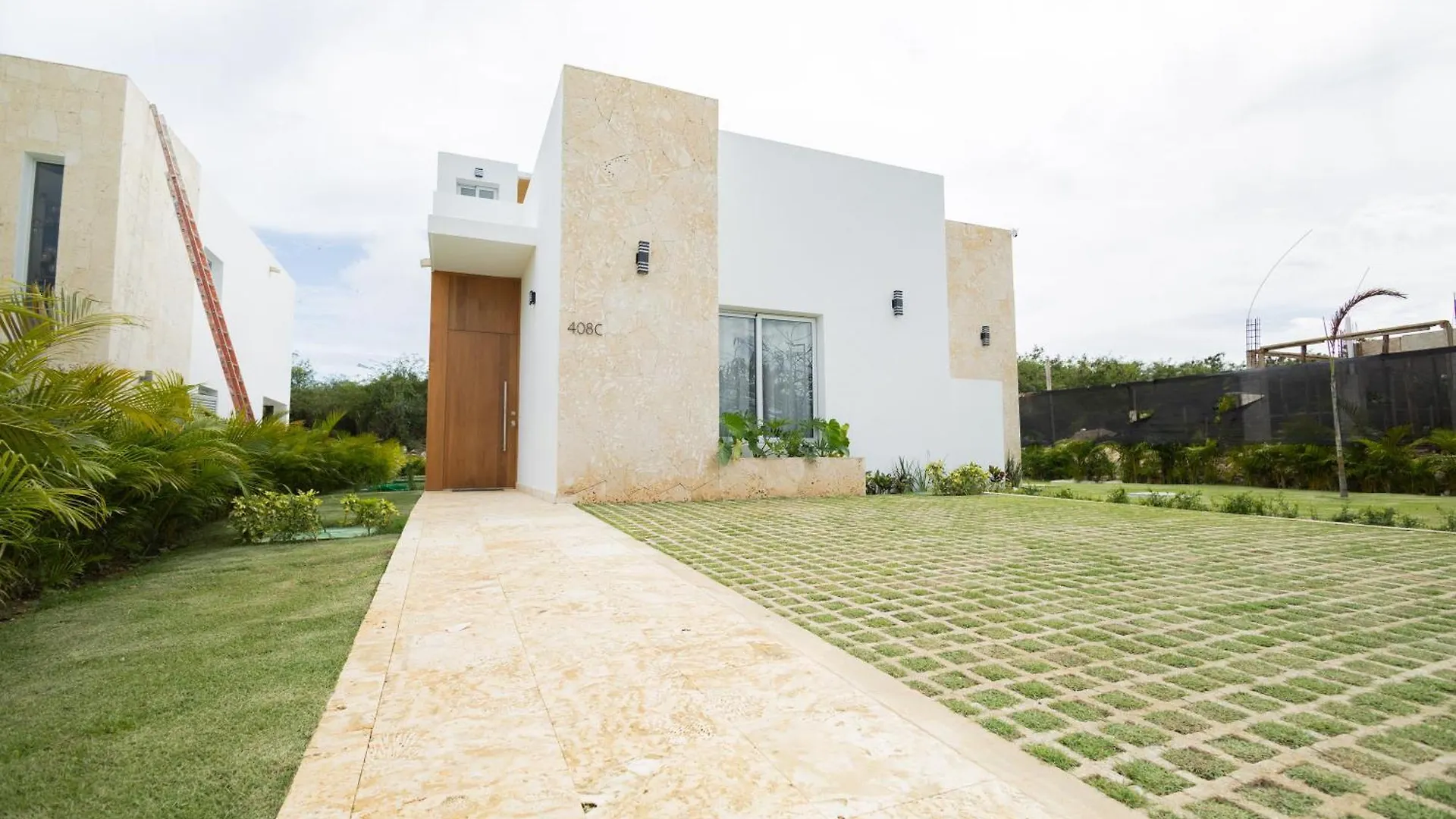Ka' Romana Residences Soco 0*,